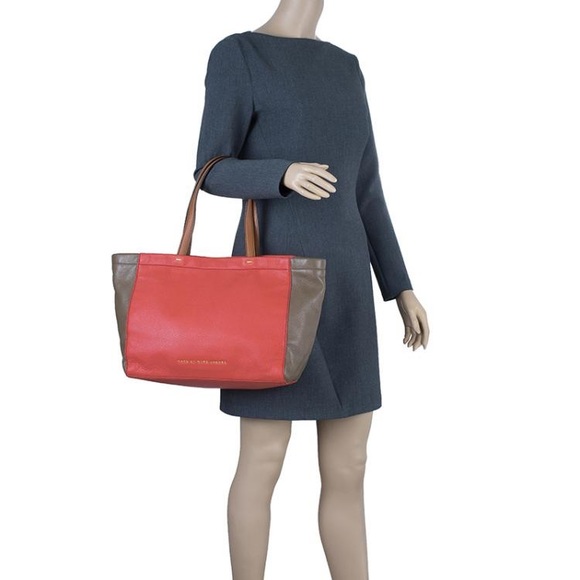 MARC by Marc Jacobs: Rose Two Tone Leather What's the T Tote Bag - Picture 6 of 14